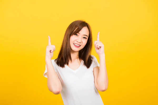 Asiático Feliz Retrato Bonito Jovem Mulher Adolescente Desgaste Shirt Faz — Fotografia de Stock