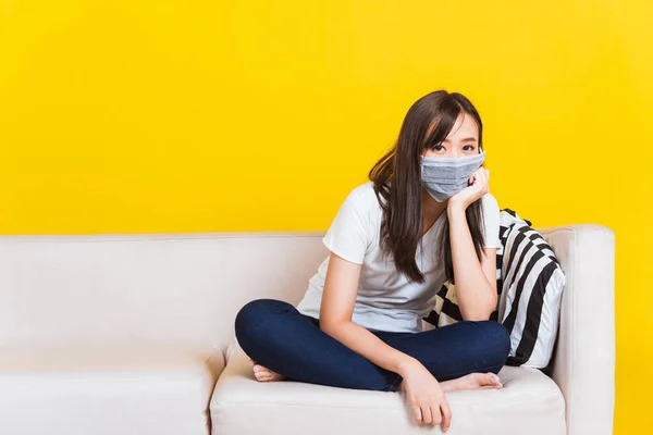 Portret Aziatisch Van Mooie Jonge Vrouw Zittend Bank Met Medisch — Stockfoto