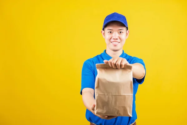 Ritratto Eccitato Servizio Consegna Uomo Sorriso Indossando Blu Shirt Cappuccio — Foto Stock