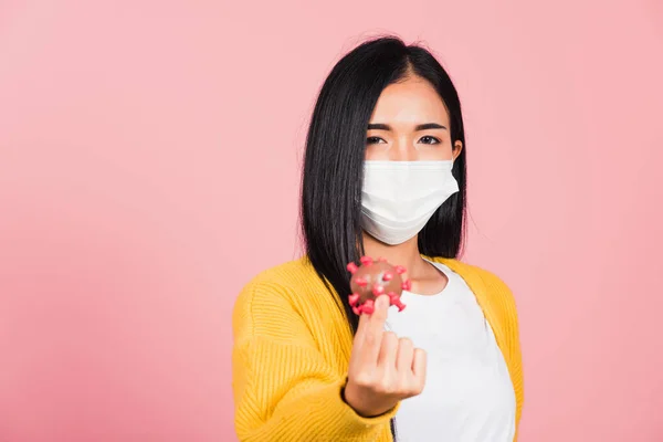 Ritratto Giovane Donna Asiatica Indossare Maschera Protettiva Tenendo Mano Filamento — Foto Stock