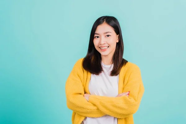 Joven Mujer Hermosa Asiática Sonriente Usar Retenedores Ortodoncia Silicona Los — Foto de Stock