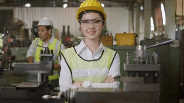 Portrait Asian Engineer Woman Worker Wear Safety Goggles Control Lathe — Stock Photo, Image