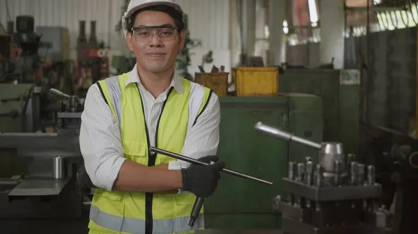 Portrait Asian Engineer Man Worker Wear Safety Goggles Control Lathe — Stock Photo, Image