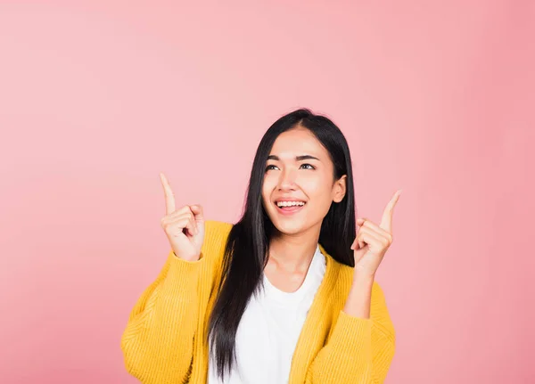 Asian Happy Portrait Beautiful Cute Young Woman Standing Makes Gesture — Stock Photo, Image