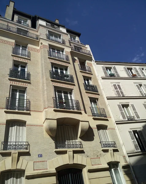 Casas de apartamentos en Paris, Francia — Foto de Stock