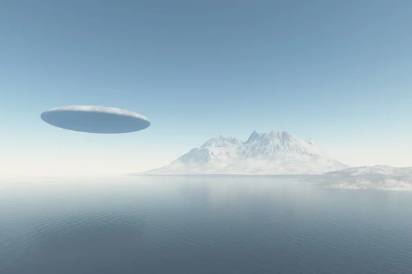 UFO vliegt over zee oppervlak — Stockfoto