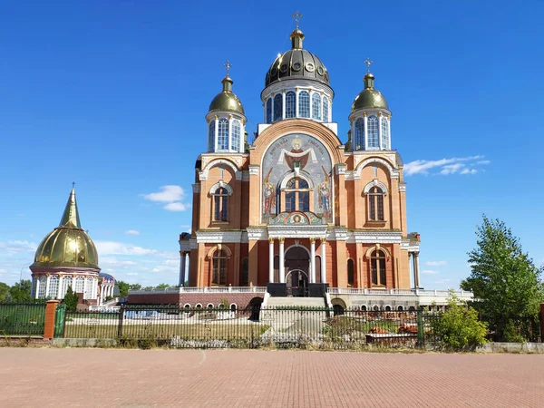 Catedral Ortodoxa Con Cúpulas Oro Fondo Foto Religiosa Cristiana Fondo —  Fotos de Stock