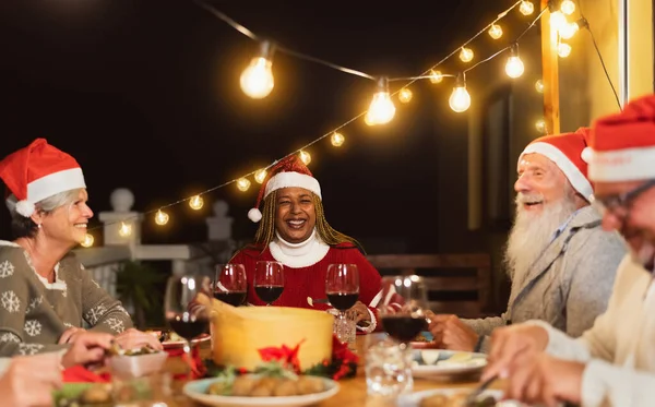 Selamat Makan Bersama Teman Teman Senior Selama Liburan Natal Perayaan — Stok Foto