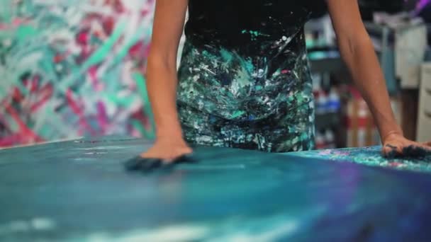 Woman Artist Painting Canvas Workshop Studio Painter Work Creative Craft — Stock Video