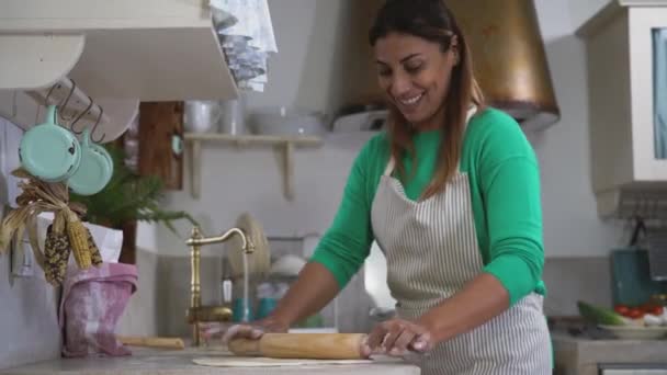 Mature Latin Woman Kneading Flour Dough Rolling Pin Old Vintage — Stock Video