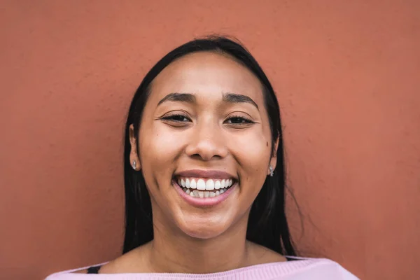 Portrait Happy Young Hispanic Woman Smile Front Camera — Stok Foto