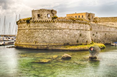 Angevine Aragonca kalede Gelibolu,: Salento, Apulia, İtalya