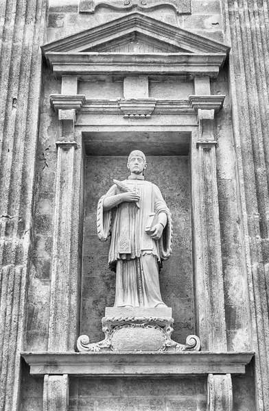 Detail op de gevel van de kathedraal van Sant'Agata, Gallipoli, Italië — Stockfoto