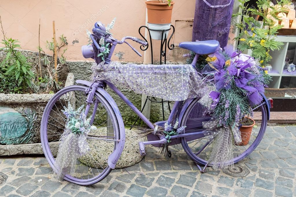 stupende immagini di biciclette con fiori