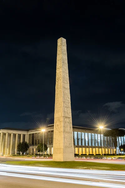 Obelisk Marconi, w dzielnicy Eur, Rzym, Włochy — Zdjęcie stockowe