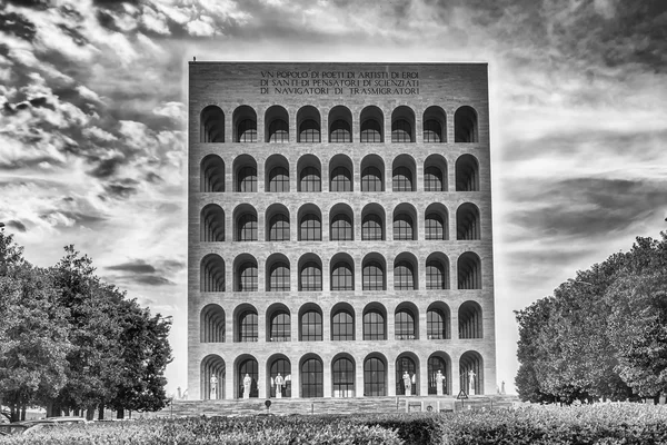 Palazzo della Civilta Italiana, aka Square Colosseum, Roma, Italia — Foto de Stock
