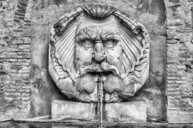 Çeşme maskesi, Roma, İtalya