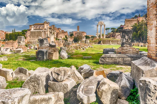 아름 다운 전망을 로마 포럼, 이탈리아의 유적 — 스톡 사진