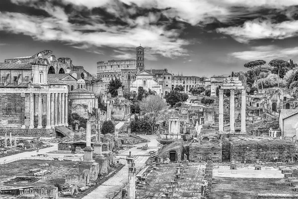 Vista panoramica sulle rovine del Foro Romano, Italia — Foto Stock