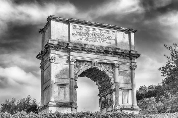 L'iconico Arco di Tito nel Foro Romano, Roma — Foto Stock