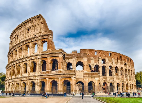 Flavian amfi, aka Kolezyum Roma, İtalya üzerinden görüntülemek — Stok fotoğraf