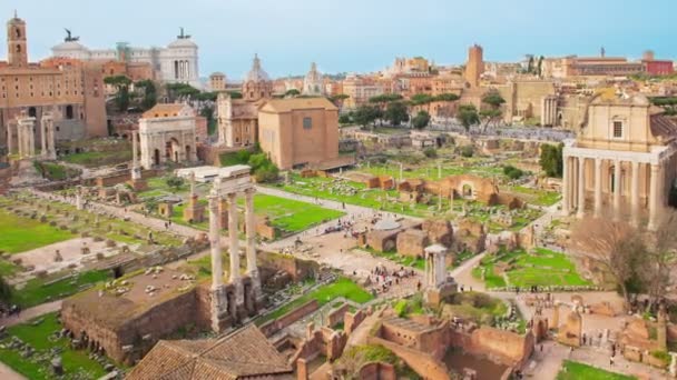 Время прошло с увеличением на живописный вид на руины Римского Форума в Риме, Италия — стоковое видео