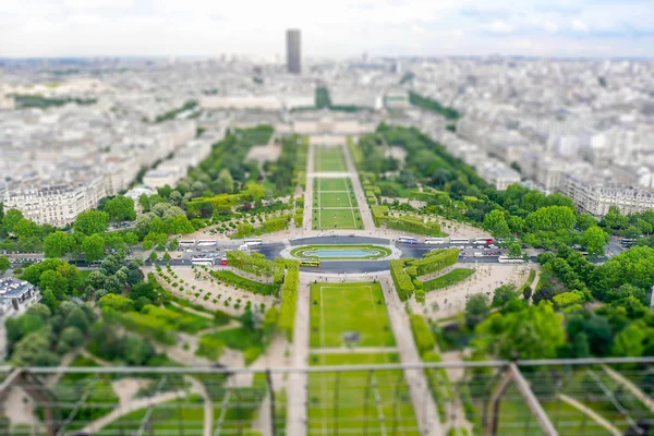 Panoramatický pohled z Paříže, Francie. Tilt-shift efekt použitý — Stock fotografie