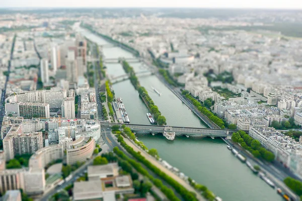 Panoramatický pohled z Paříže, Francie. Tilt-shift efekt použitý — Stock fotografie