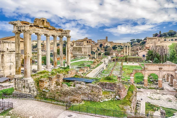 Scenic view over the ruins of the Roman Forum, Italy — Stock Photo, Image