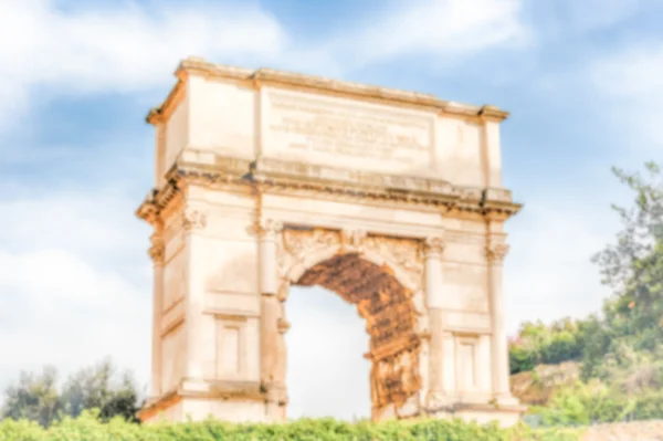 Fundo desfocado com Arco de Tito em Roma, Itália — Fotografia de Stock