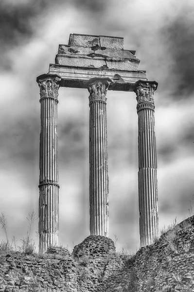 Ruinas en el Templo de Castor & Pollux en el Foro Romano —  Fotos de Stock