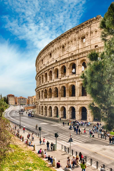 Das flavianische amphitheater, aka colosseum in rom, italien — Stockfoto