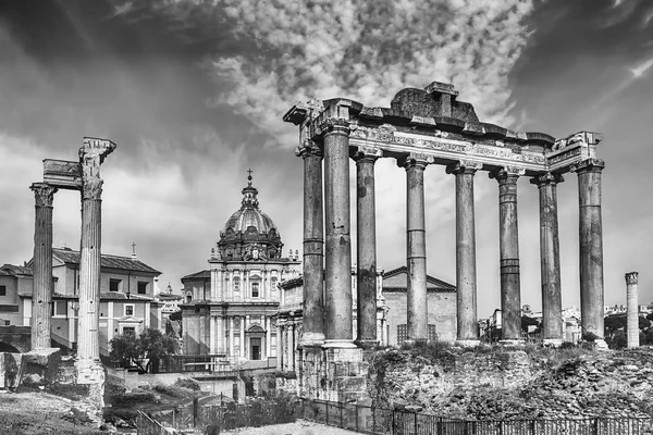 Vista panorâmica sobre as ruínas do Fórum Romano, Itália — Fotografia de Stock