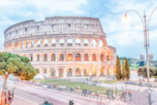 Fondo desenfocado del Anfiteatro Flavio, también conocido como Coliseo — Foto de Stock