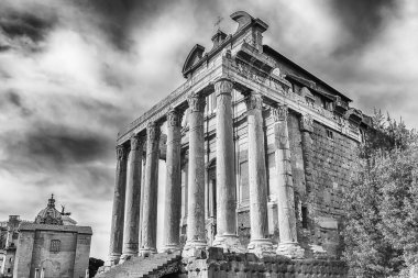 Antoninus Tapınağı ve Faustina Roma, İtalya