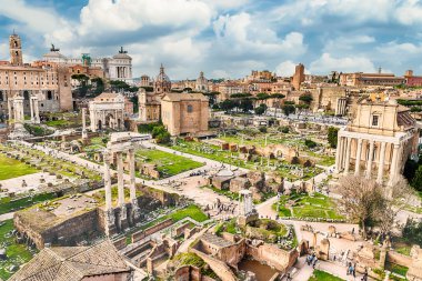 Forum, İtalya Roma kalıntıları üzerinde doğal görünümü