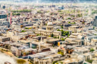 Havadan görünümü St Paul Katedrali, Londra. Uygulanan tilt-shift efekti