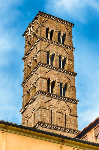 Zvonice u kostela Santa Francesca Romana, Řím — Stock fotografie