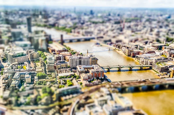 Panoramik Londra. Uygulanan tilt-shift efekti