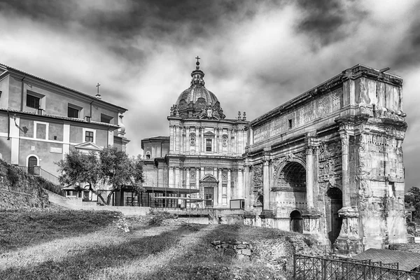 Triumphal Arch of Septimius Severus in the Roman Forum, Italy — Stock Photo, Image