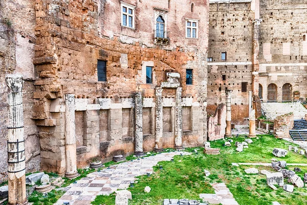 Foro di Augusto, rovine in via dei Fori Imperiali, Roma — Foto Stock