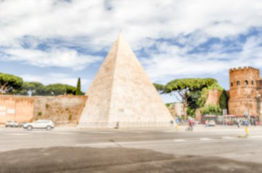 Cestius Piramit, Roma'nın ikonik Simgesel Yapı ile ufuk arka plan