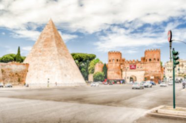 Ufuk arka plan ile piramit Cestius Roma, İtalya