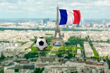 Paris, panoramik görünümü. Futbol topu ve Fransız bayrağı kompozisyonu