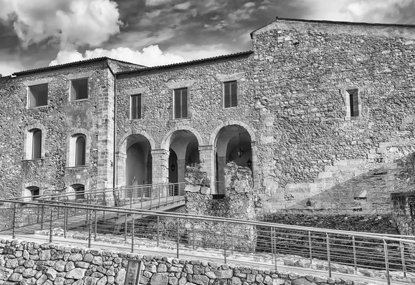 Haupteingang der schwäbischen Burg von cosenza, Italien — Stockfoto