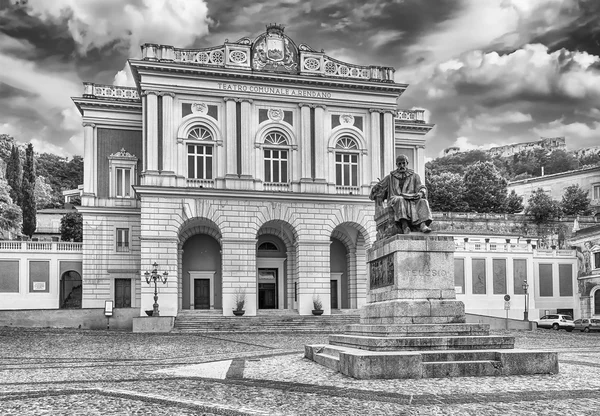 Kultovní Piazza Xv marzo, staré město Cosenza, Itálie — Stock fotografie