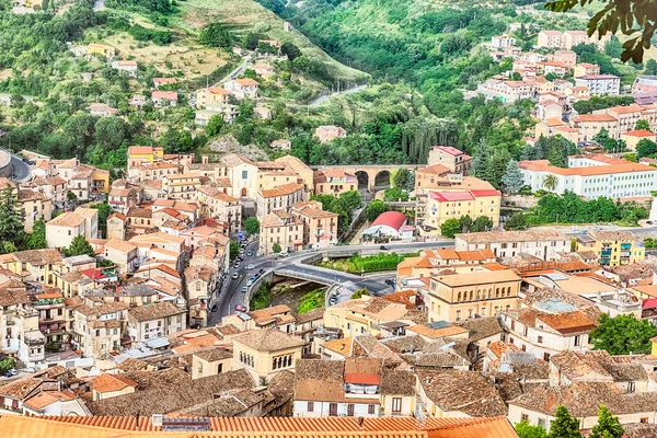 Vista panorámica de la ciudad de Cosenza y del río Crathis, Italia —  Fotos de Stock