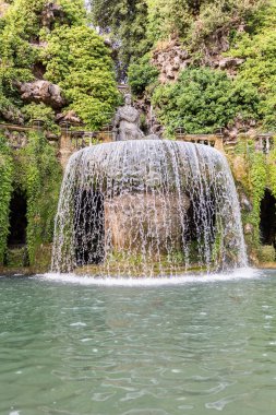 Oval çeşme Villa d'Este, Tivoli, İtalya