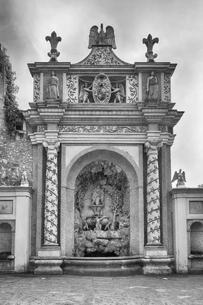 Nádvoří fontány, sova, Villa d'Este, Itálie — Stock fotografie