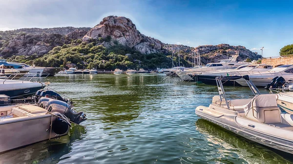 Pohled Přístav Luxusními Jachtami Poltu Quatu Sardinie Itálie Toto Malebné — Stock fotografie